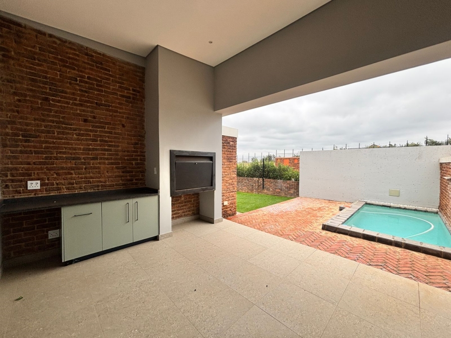 3 Bedroom Property for Sale in Helderzicht Eco Estate North West